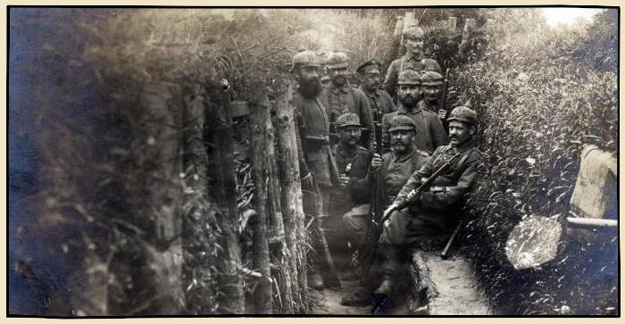 Soldats allemands dans une tranchée en 1914